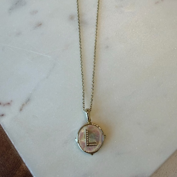 Kendra Scott Letter L Gold Disc Reversible Pendant in Iridescent Abalone - Picture 1 of 3